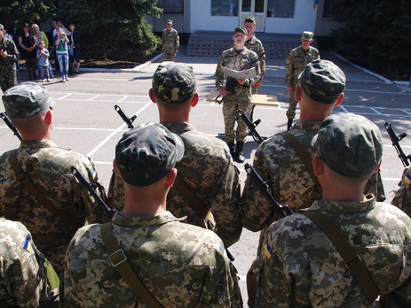 Одесские срочники присягнули на верность украинскому народу. Фоторепортаж