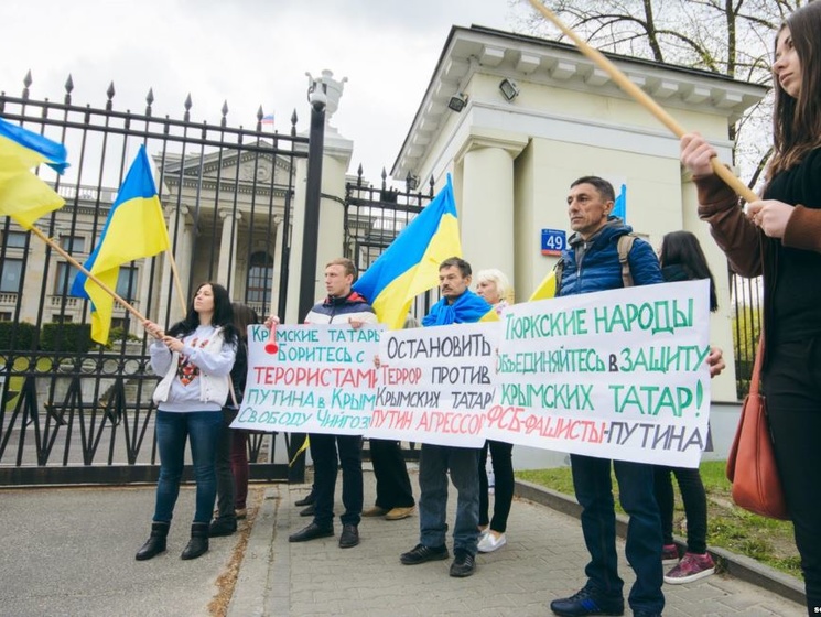СМИ: В Варшаве поддержали Украину и вспомнили о депортации крымских татар