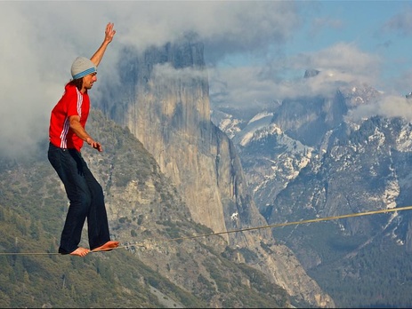 Во время прыжка со скалы разбился один из самых известных американских экстремалов Поттер