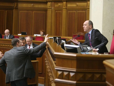 Рада приняла за основу законопроекты об отмене ввозных пошлин и НДС на деревообрабатывающее оборудование