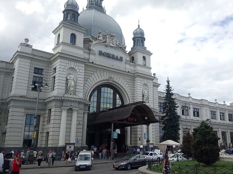 Задержан пьяный мужчина, который сообщил о "минировании" вокзала во Львове – полиция