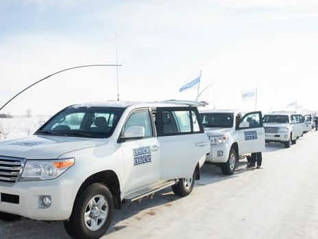 Бойовик на блокпості біля Станиці Луганської побив цивільного – звіт місії ОБСЄ