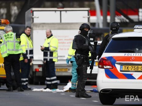 В голландском Утрехте неизвестный открыл огонь в трамвае, есть раненые