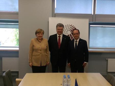Цеголко: Порошенко проводит встречу с Меркель и Олландом / ГОРДОН