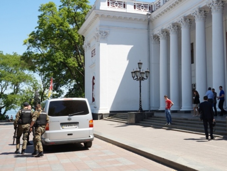 Сотрудники главного следственного управления МВД провели обыски в Одесском горсовете