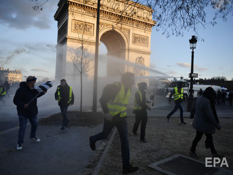 16 березня в Парижі тривали протести "жовтих жилетів"
