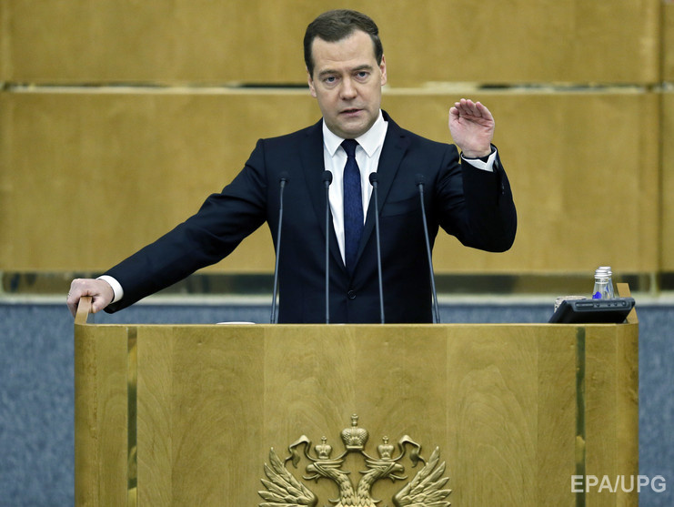 Медведев: Если Украина откажется платить по долгам, мы займем максимально жесткую позицию