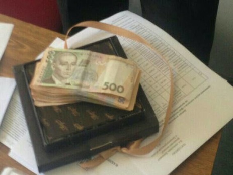 МВД: Сотрудник Госфининспекции в Днепропетровской области задержан при получении взятки в 28 тыс. грн