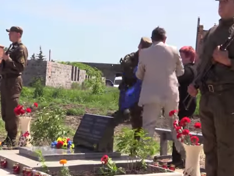 В Семеновке установили памятный знак воинам антитеррористической операции. Видео
