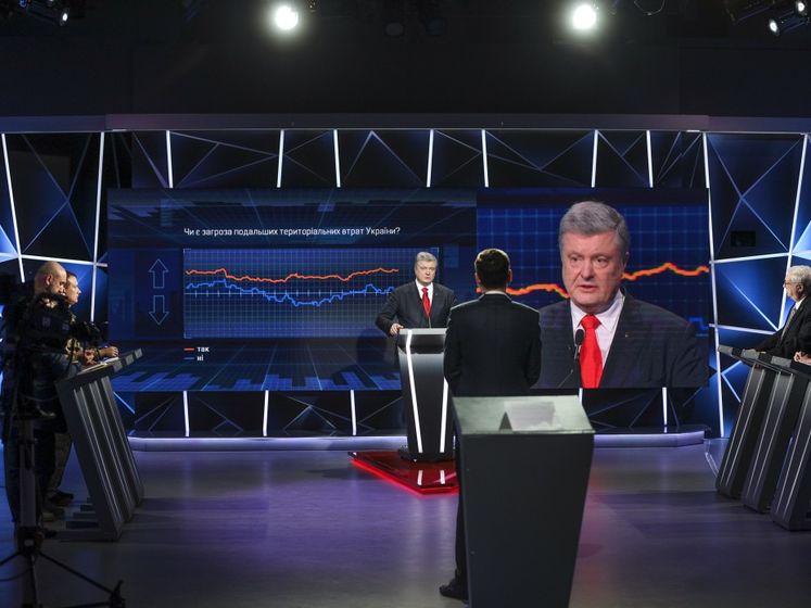 Порошенко: Кремлевские представители не обязательно носят российский триколор через плечо. Они абсолютно легко могут кричать "Слава Украине!"