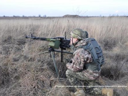 Госпогранслужба: Российские наемники за сутки три раза обстреляли блокпост в Золотом