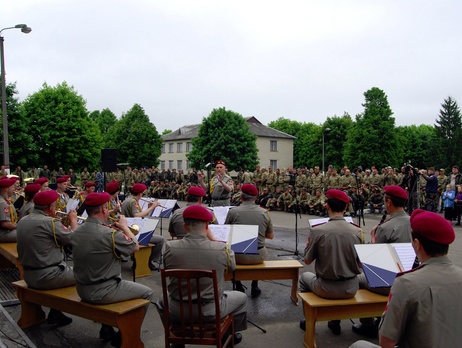Национальный президентский оркестр Украины выступил перед мобилизованными военнослужащими в Ровенской области. Фоторепортаж