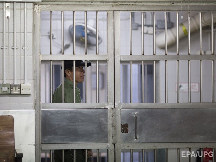Китайских чиновников сводили на экскурсию в тюрьму