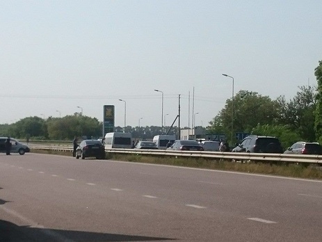 Под Харьковом местный житель убил двоих человек и взял заложников на АЗС. Фоторепортаж