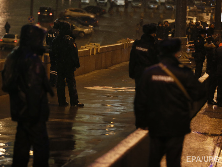 СМИ: Следствие по делу Немцова начало поиск двоих неизвестных свидетелей