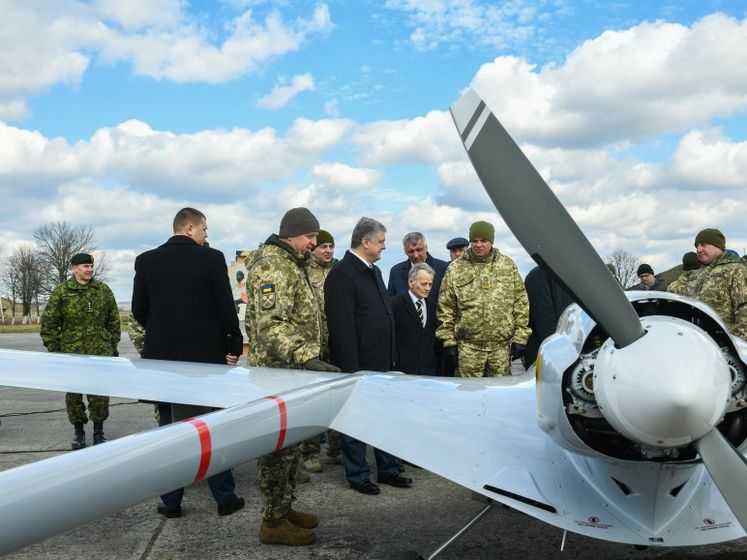 Порошенко в Хмельницкой области передал ВСУ более 420 единиц вооружения и военной техники