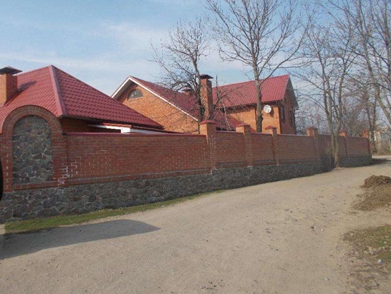 СМИ: Дом террориста, захватившего заложников под Харьковом, выставлен на продажу за $75 тыс.