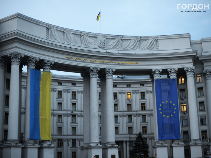 МИД Украины: 25 мая российские дипломаты получили разрешение на встречу с задержанными на Донбассе военными