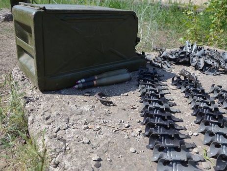 Пресс-центр АТО: Террористы обстреливают военных по всем направлениям