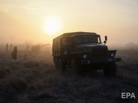 На Донбассе уничтожили двух боевиков, военный автомобиль и склад боеприпасов противника – штаб операции Объединенных сил