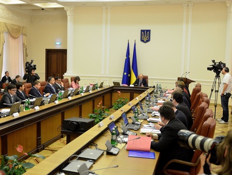 Яценюк потребовал штрафовать облгазы, которые не устанавливают гражданам счетчики бесплатно