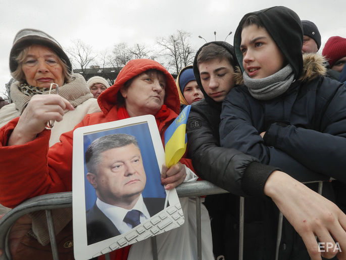 "Знищувати агітацію конкурентів". Видання "theБабель" опублікувало секретні інструкції агітаторам Порошенка