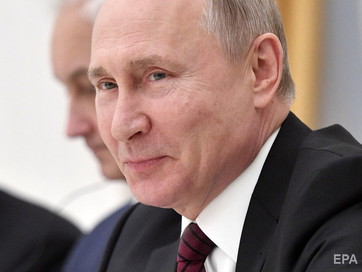 Кремль рассматривает сценарии, которые позволят Путину остаться у власти &ndash; Bloomberg