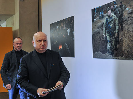 Турчинов сказал, что не собирается принимать участия в парламентских выборах