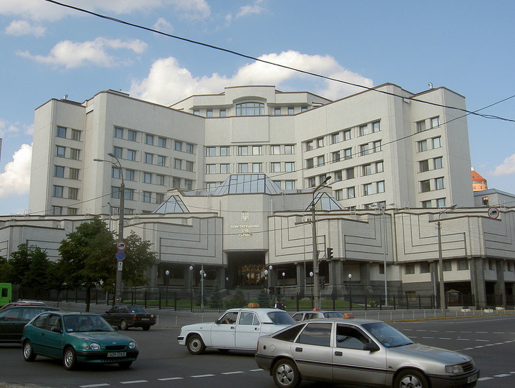 Конституционный Суд Украины: Водителей не имеют права штрафовать на месте нарушения правил дорожного движения