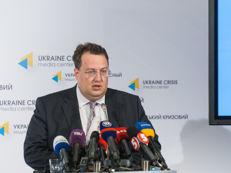 Антон Геращенко: Корабли заходят в оккупированный Крым без разрешения Украины и никто не несет за это ответственности