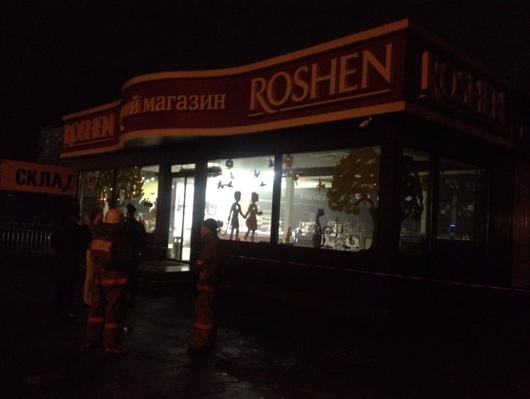 Милиция расследует взрыв возле магазина Roshen в Киеве как хулиганство