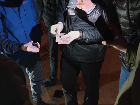 СБУ викрила на хабарі та збуті наркотиків двох майорів Національної поліції в Луганській області