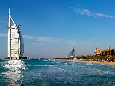 Власти Дубая решили повысить налоги для туристов