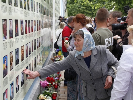 В Киеве открыли часть мемориального комплекса по погибшим за единство Украины. Фоторепортаж
