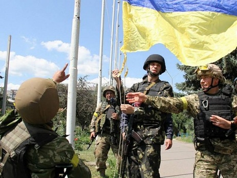 В зоне АТО прошли торжественные богослужения по случаю Троицы. Видео