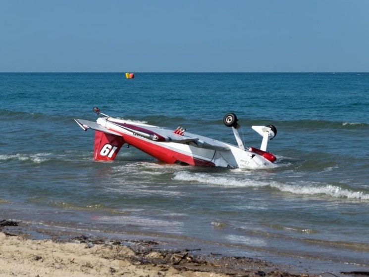 В Италии во время авиашоу столкнулись два самолета, один пилот погиб