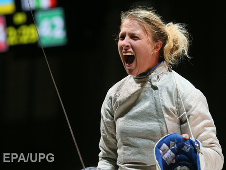 Порошенко поздравил украинскую саблистку Харлан с победой в Москве