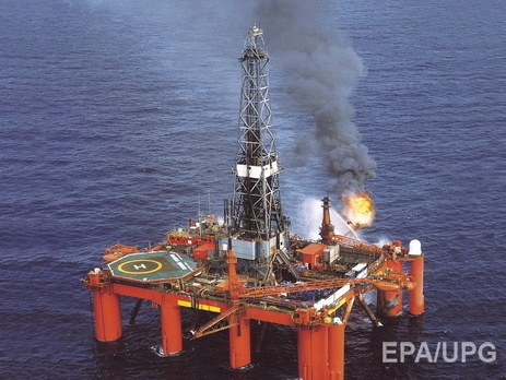 Цена на Brent балансирует чуть ниже $65 за баррель