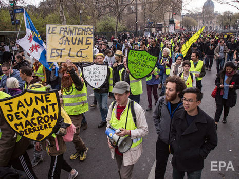 Во Франции идет 19-я неделя протестов 