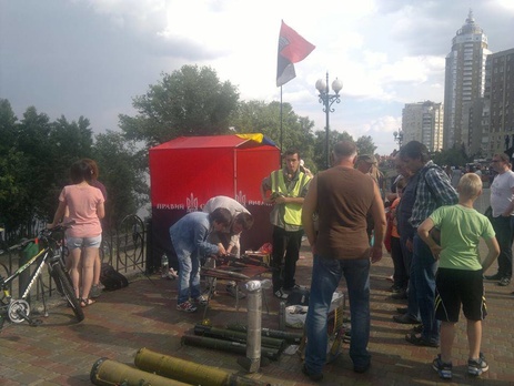 На Оболонской набережной в Киеве 