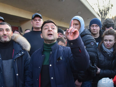 Зеленский о своем неучастии в дебатах: Политики, когда они собираются вместе, начинают собачиться