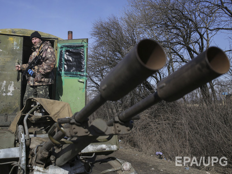 В Марьинке с утра идет бой, медик сообщает о 25 раненых бойцах АТО