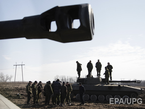 ГАИ перекрыла движение автомобилей вблизи Марьинки, где с утра идут бои