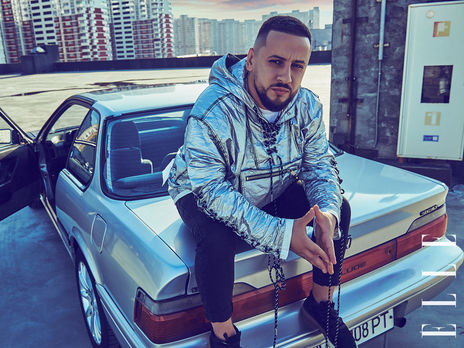 Monatik поделился снимком с женой