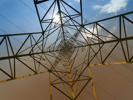 Ситуация с отсутствием договоров на поставку электроэнергии не решится без вмешательства правительства – эксперт