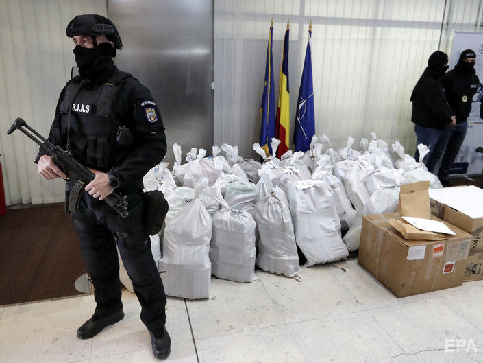 У Румунії в перекинутому човні виявили більше ніж тонну кокаїну вартістю €300 млн