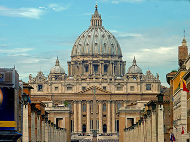 ООН: Ватикан должен отстранить от служения священников-педофилов