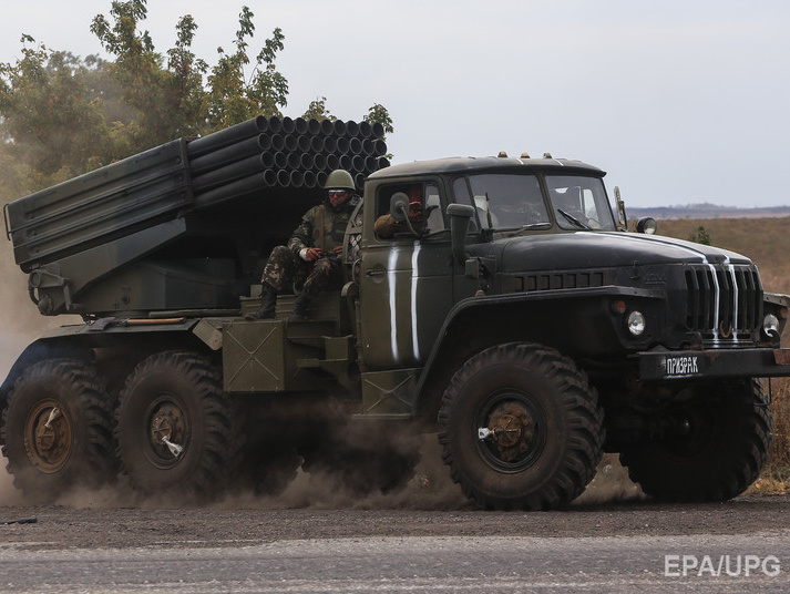 Пресс-центр АТО: В течение дня боевики вели обстрелы из "Градов" и тяжелого вооружения