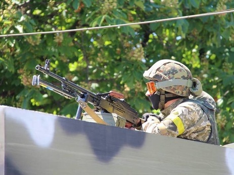 Вблизи Марьинки, где идет бой, ГАИ перекрыла две дороги