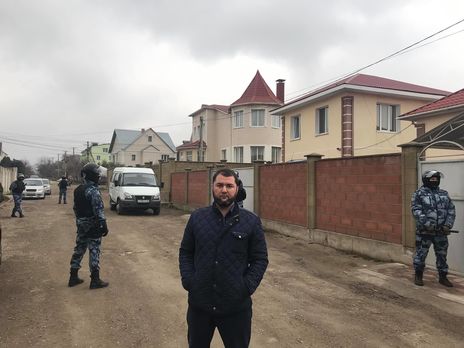 У Криму силовики проводять обшуки в будинках кримських татар 